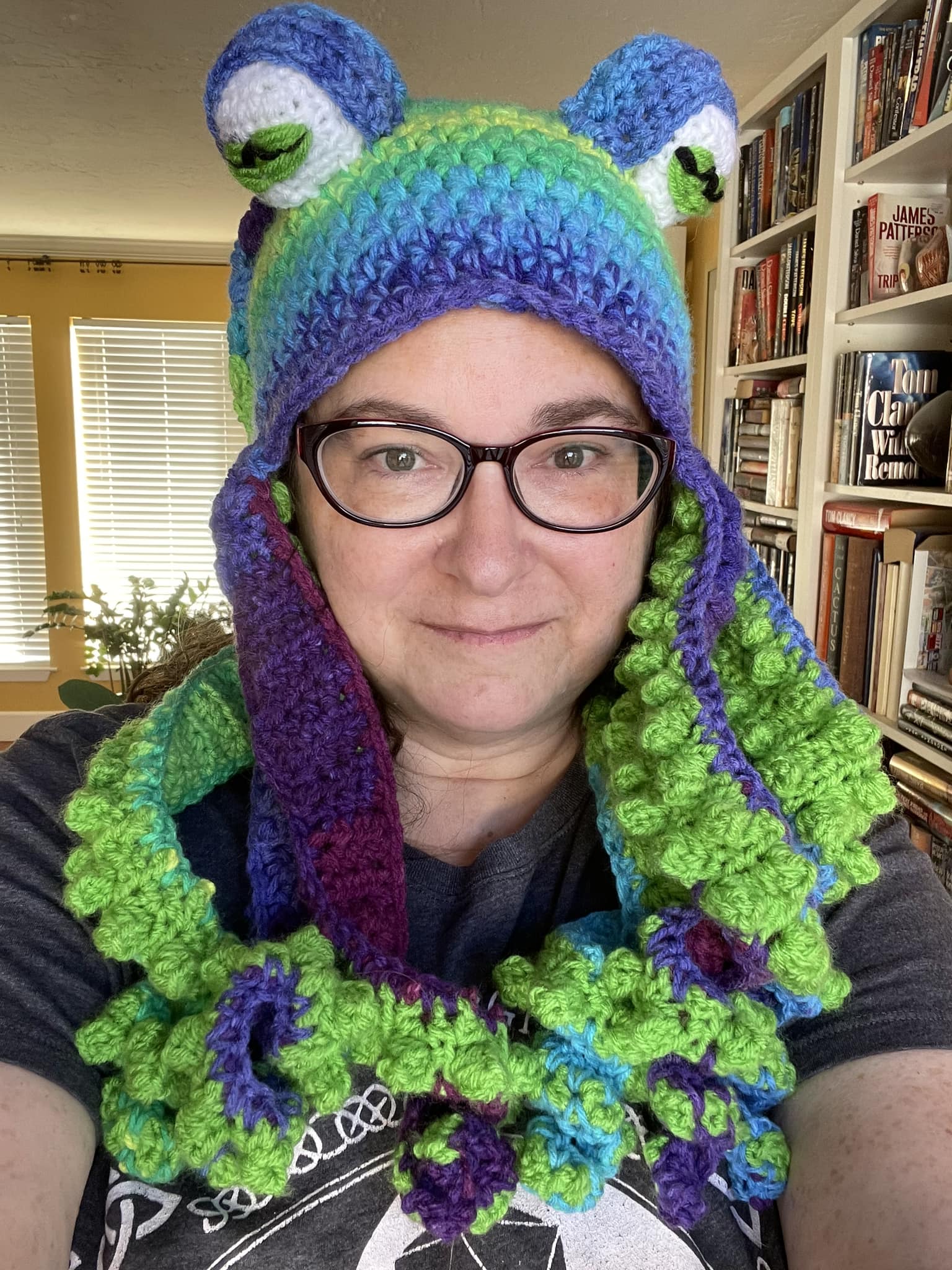 What to make with trans flag colored yarn for a trans friend?