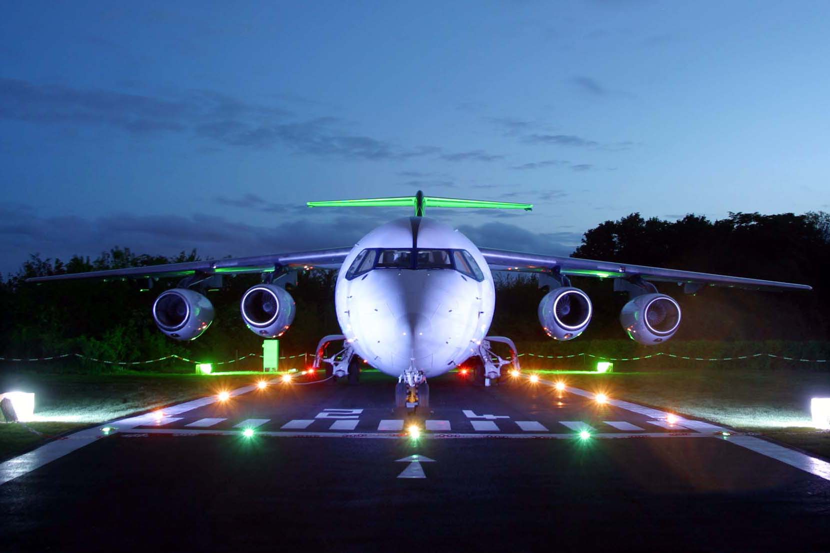 Avro RJX- From Woodford to the... - Runway Visitor Park | Facebook