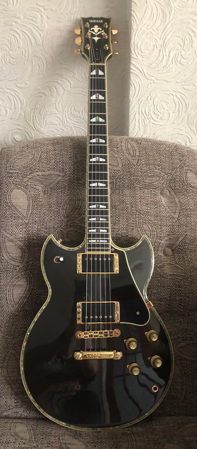 Yamaha SG500（シリアルは最終と言われている005971）ジャンク他 What is the age of a Yamaha SG500 guitar with serial number 1297?
