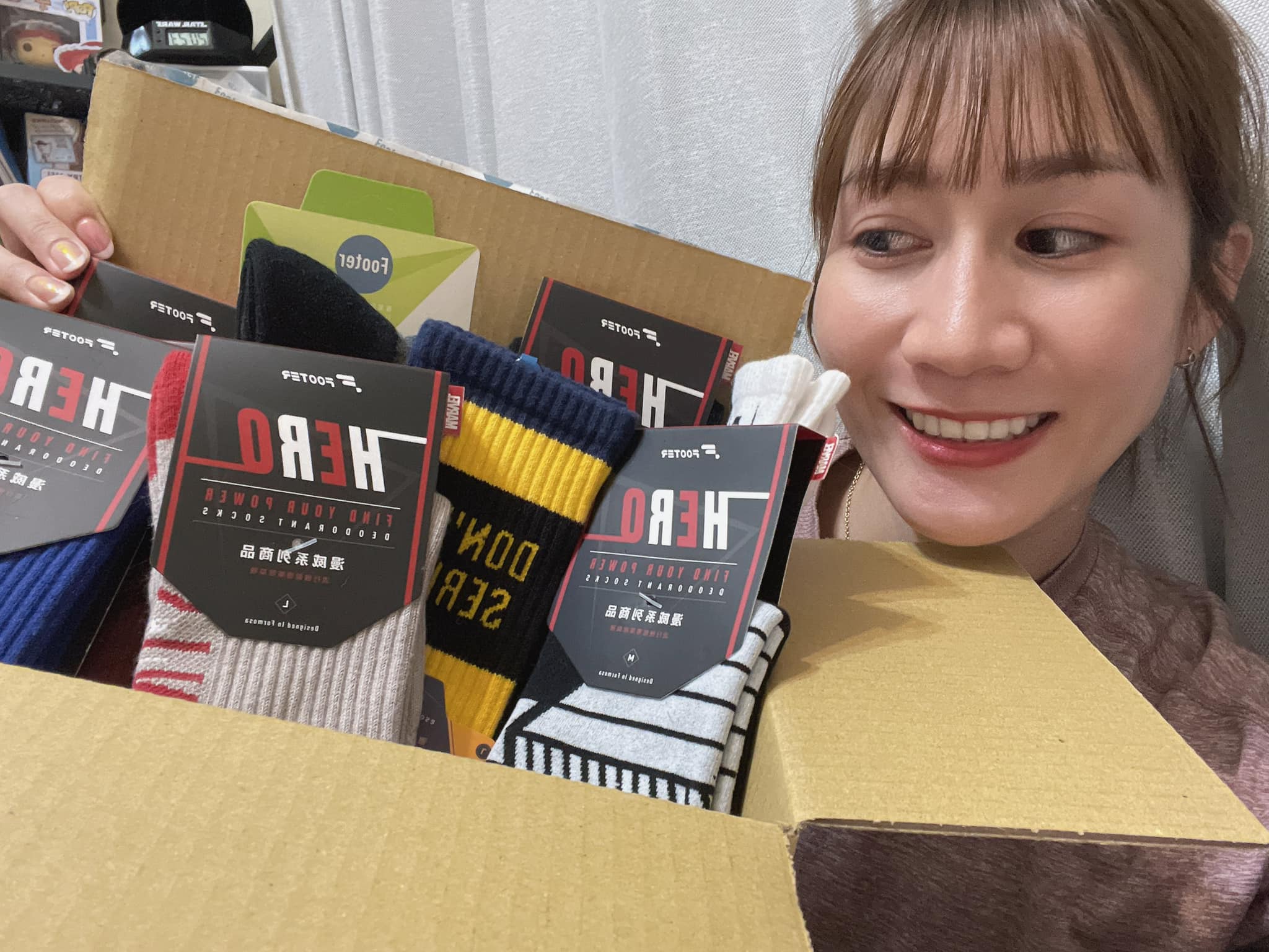 羅佩琳 Pei Lin-Lo - 下午訓練的疲勞感在收到這包裹後，煙消雲散～ 謝謝Footer的襪子裝備補給🧡... | Facebook