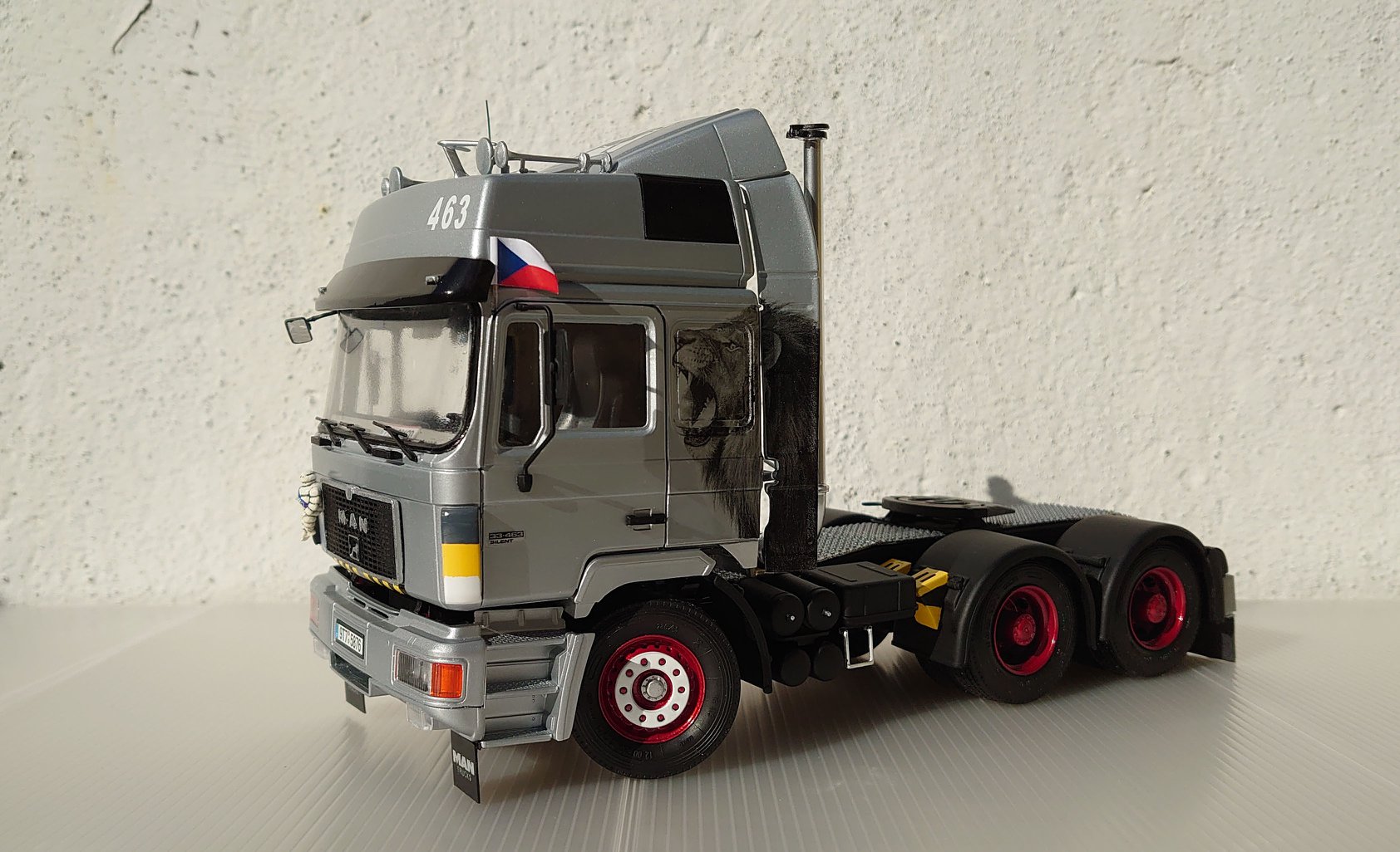From Ming Yan Tsai : M.A.N 6X4 1:24 scale Send your Italeri scale 