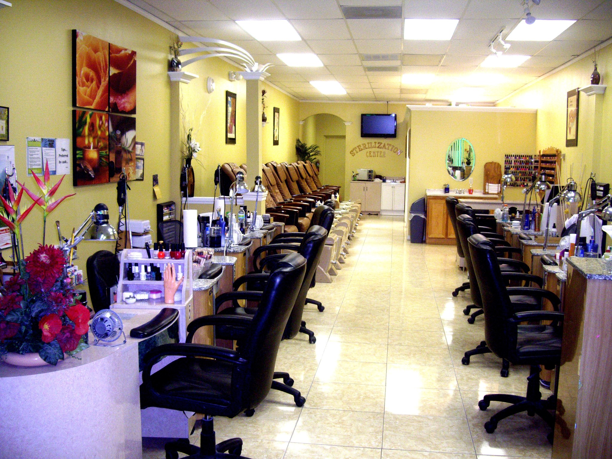 Hollywood Nails and Spa in Tampa | Tampa FL