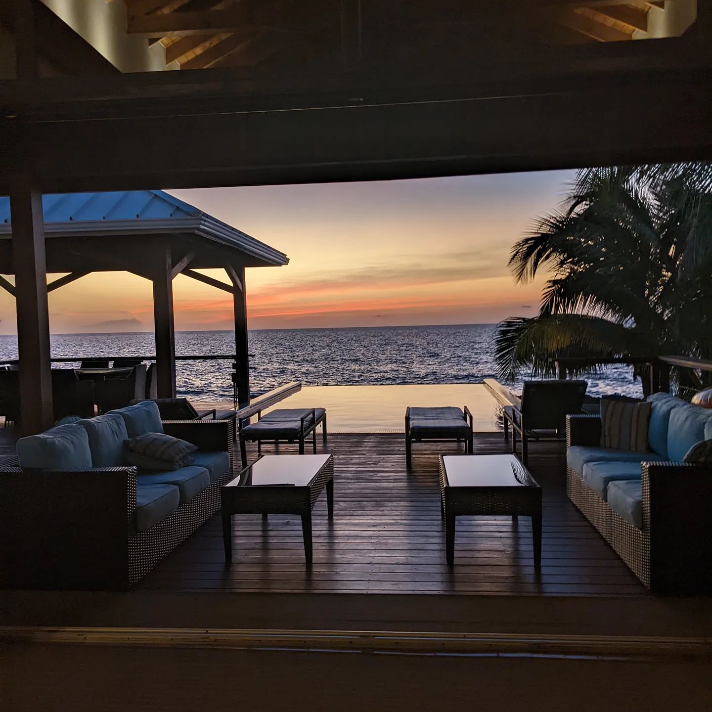 Vivaro Roatan - The sunsets never get old. #visitroatan #vivaroroatan # ...