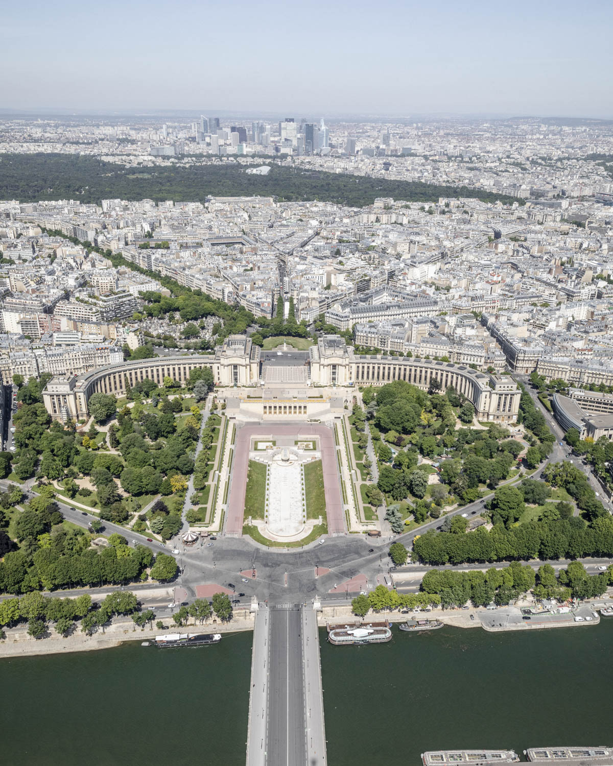 Tour Eiffel - 🇫🇷 Aujourd'hui se déroulera le 45ᵉ @parismarathon. Près ...