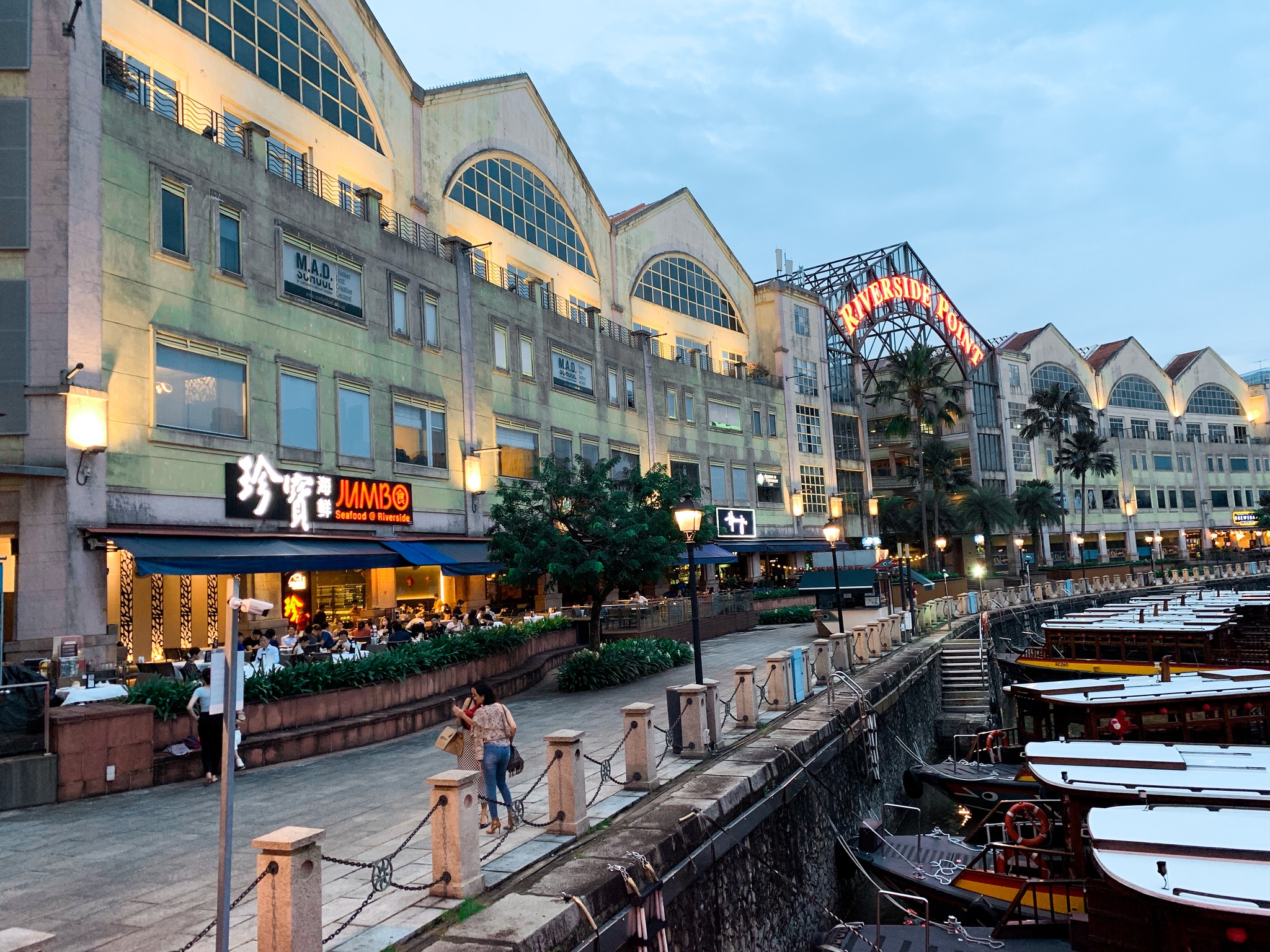 Did someone say dinner by the... - JUMBO Seafood Singapore