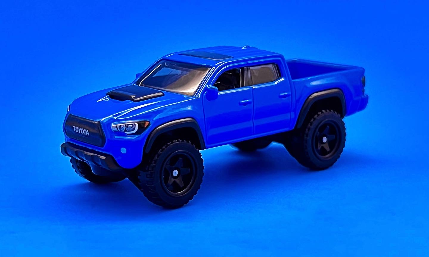 Hot Wheels 1/43 Deberti Toyota Tacoma | Hotwheels® Die-Cast