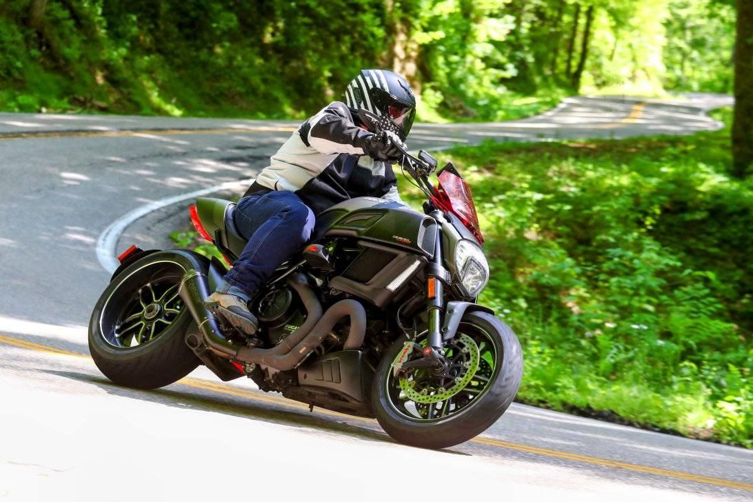 Harley Davidson Sena 50S C and S model reviews