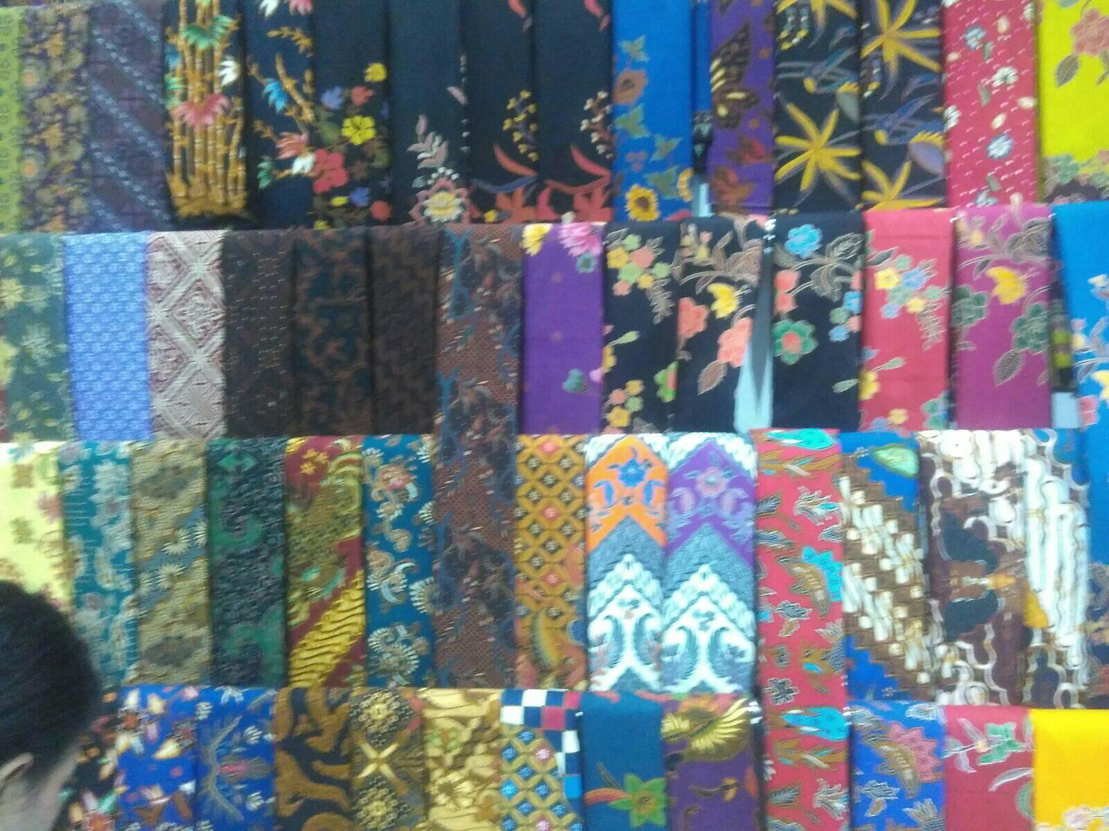 Anggito Busana