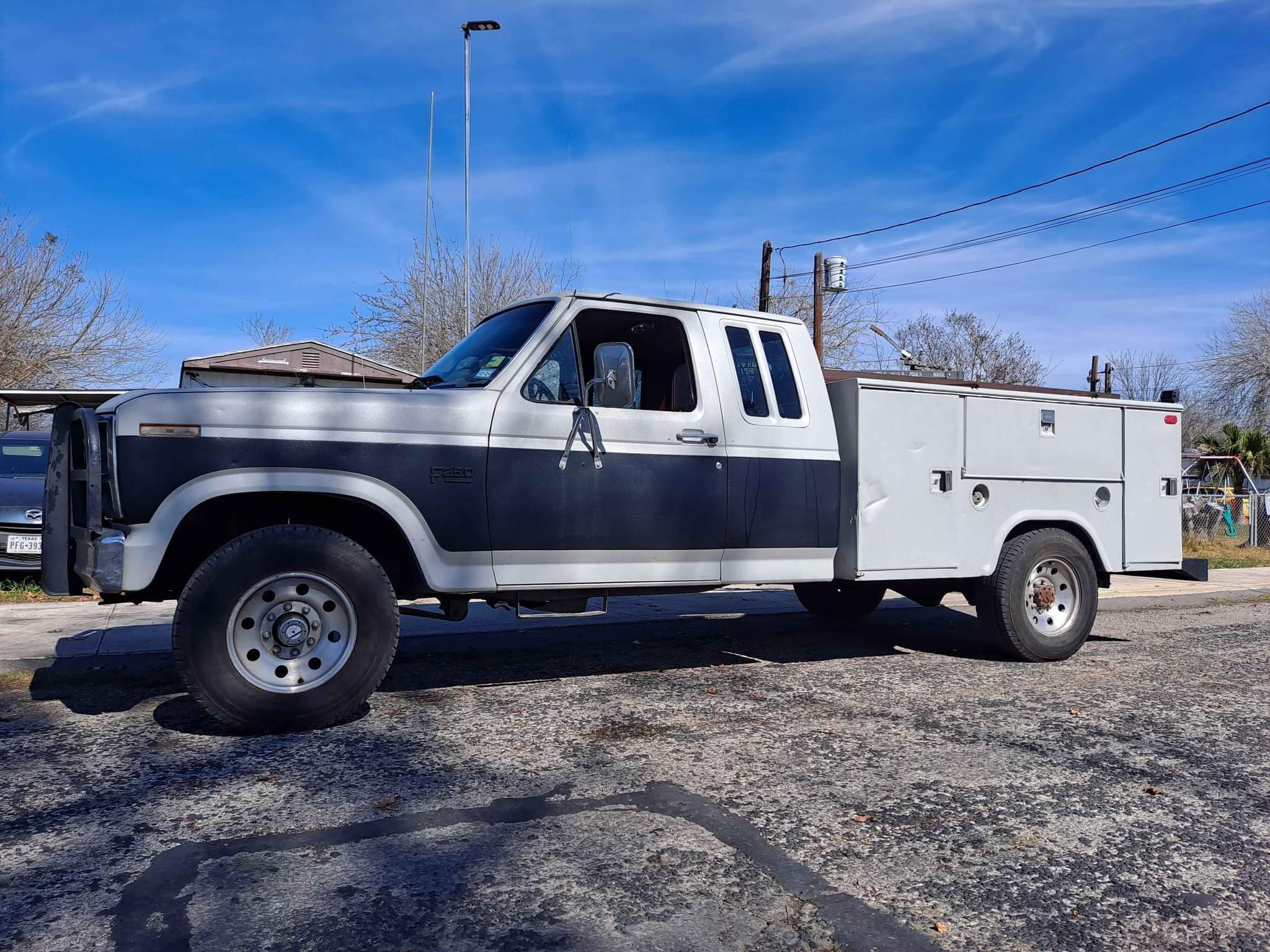 Brand new tonneau cover that has been sitting around for some time  Selling a Ford tonno cover. Not old nor is it in bad shape. Just needs washèd display picture 1