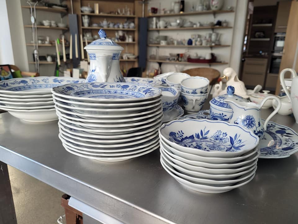 Zwiebelmuster Geschirr Hutschenreuther zu verkaufen - Dinnerware Sets - Karlsfeld | Facebook Marketplace
