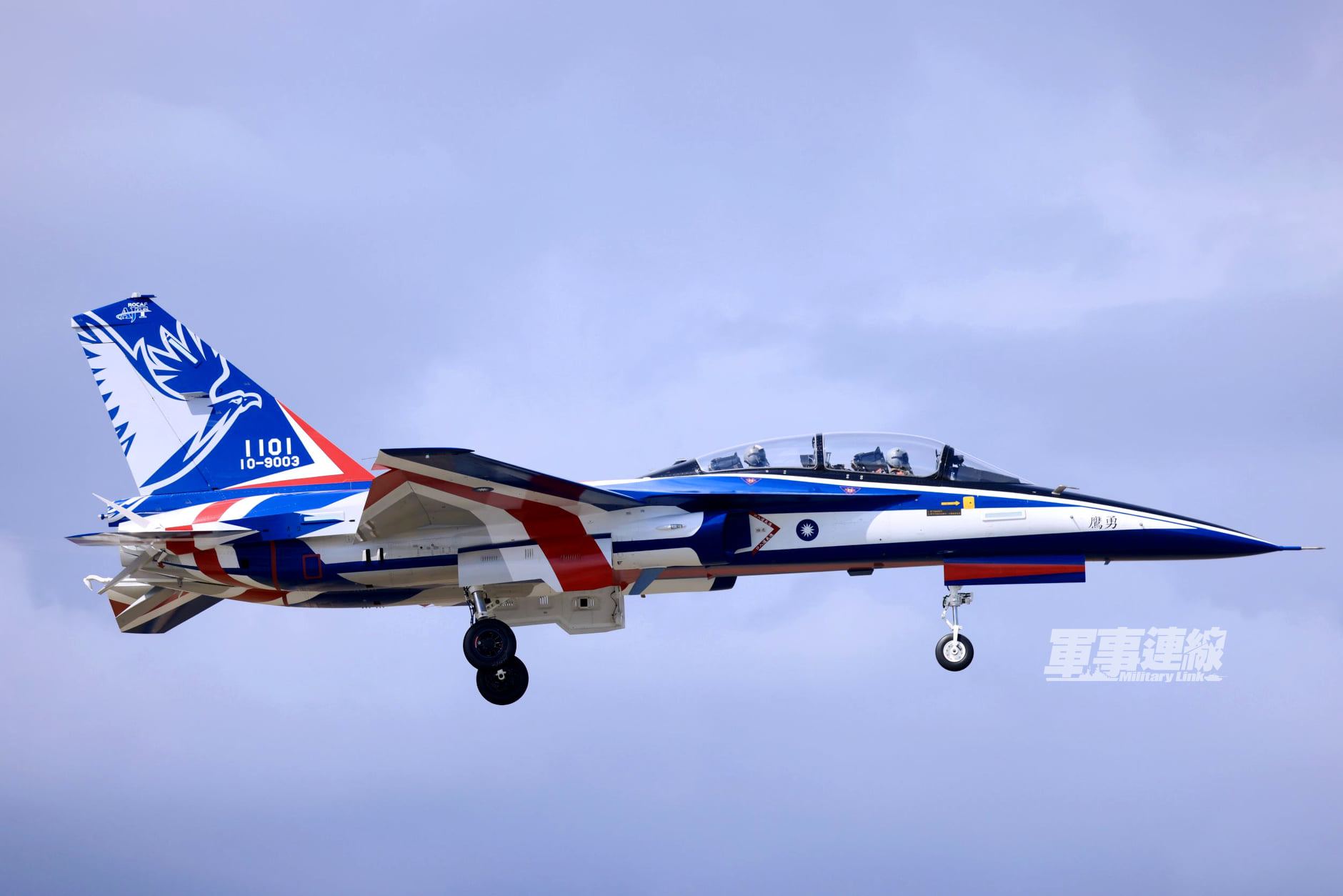 軍事連線雜誌 - T-BE5A勇鷹高級教練機「種子教官」機種章...