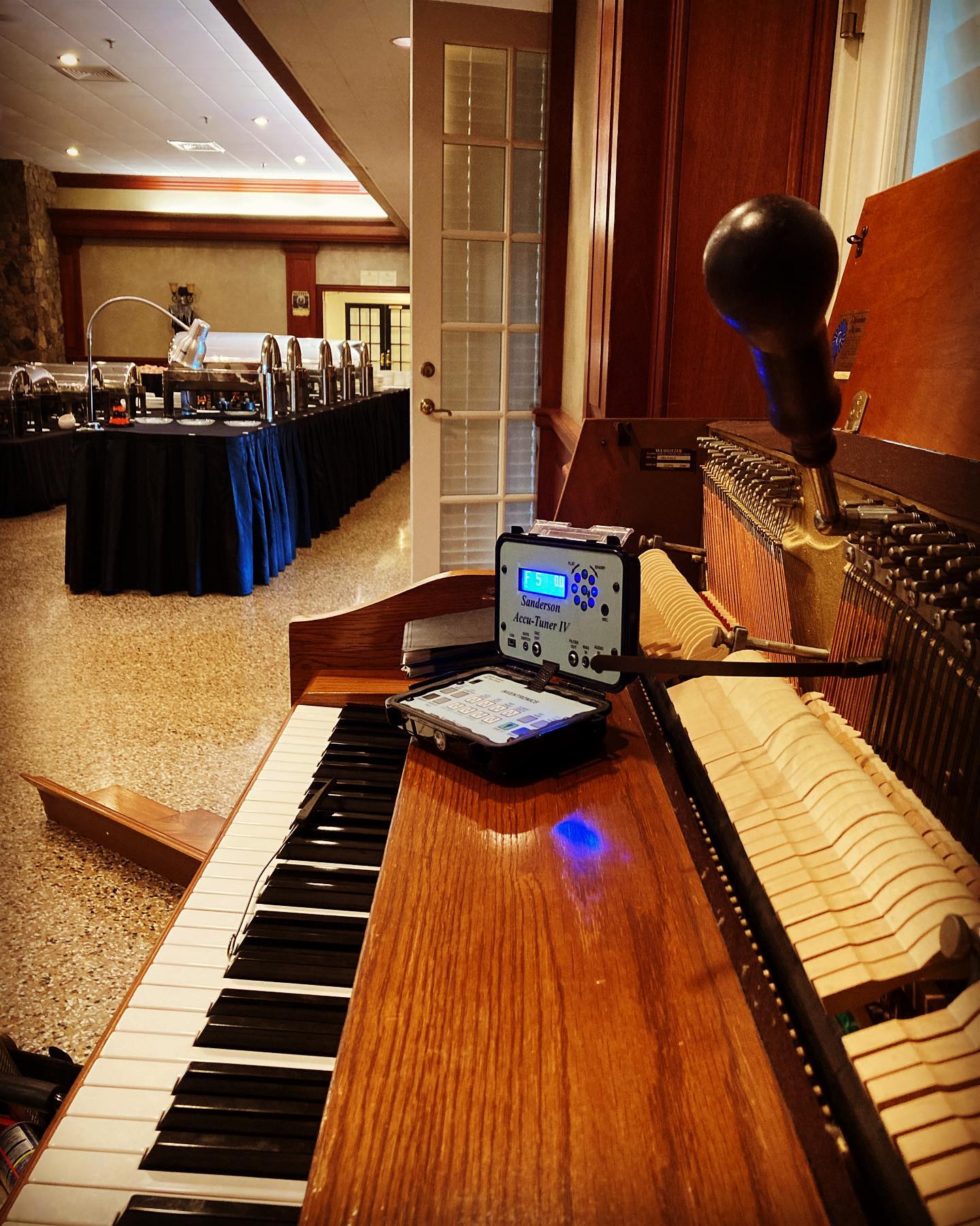 Wurlitzer console getting tuned up... - A 440 Piano Service