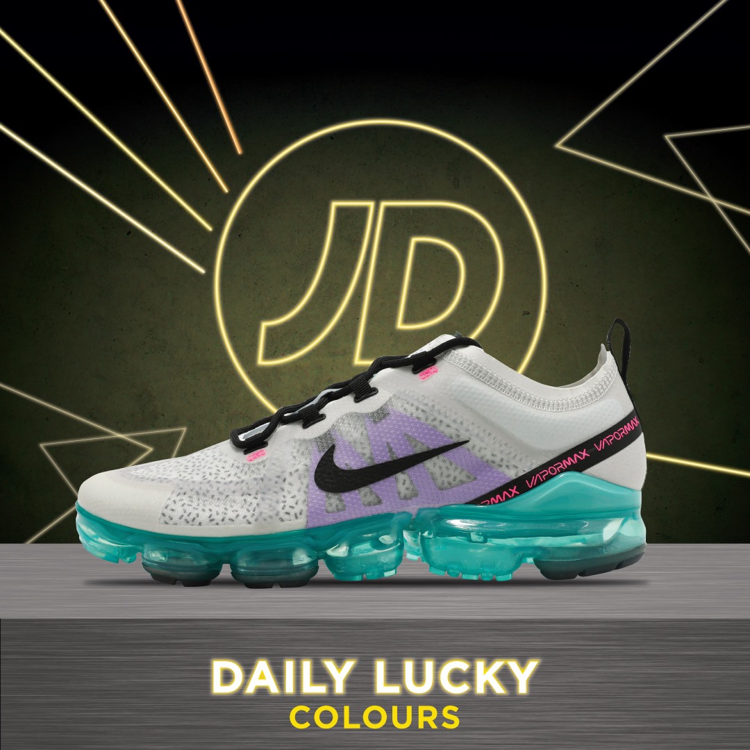 เลือกไอเท็มสีนำโชคประจำวันจันทร์... - JD Sports Thailand | Facebook