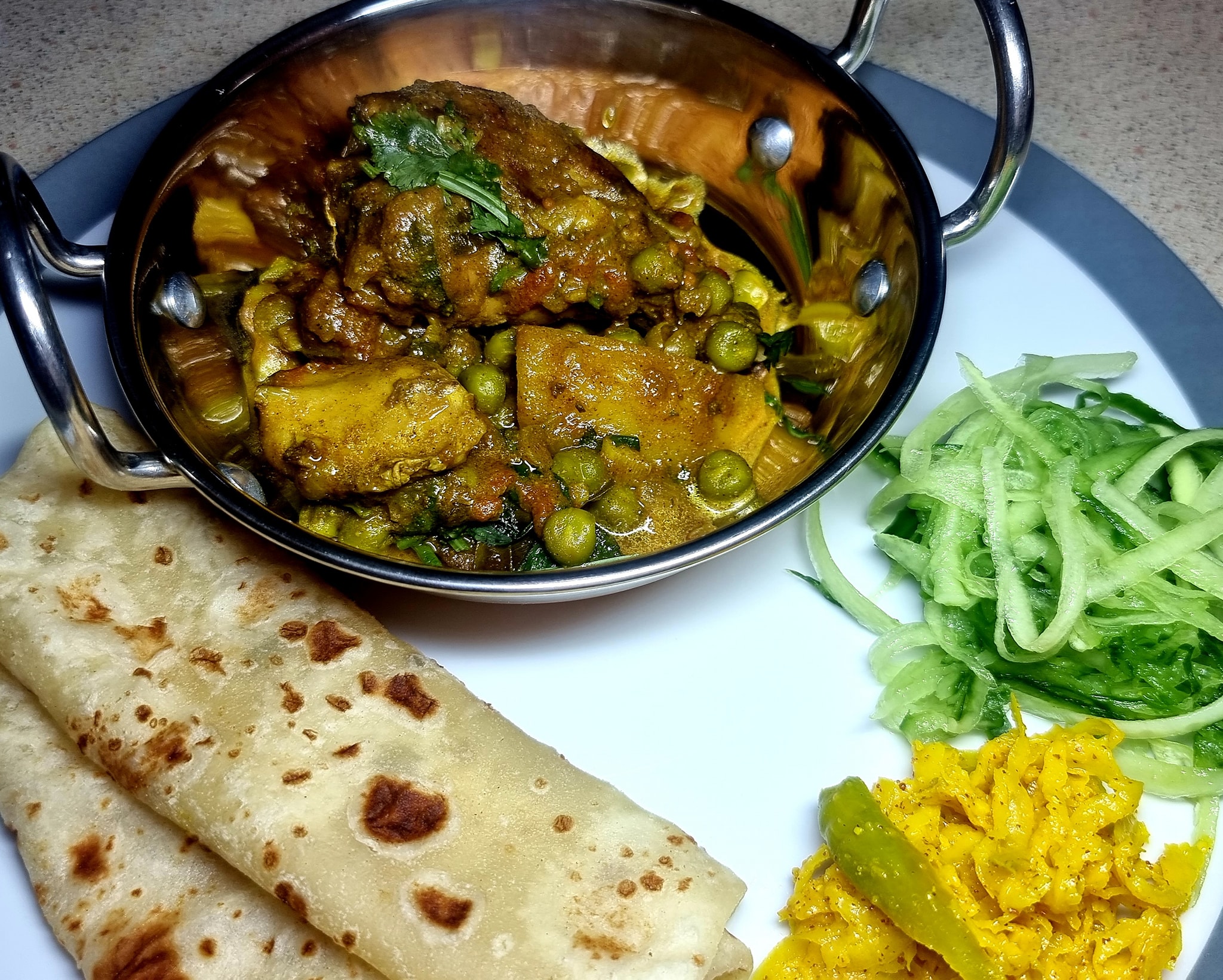 M & Y Cuisine - Roti /cari poule - 100% Morisien 💙💛💚... | Facebook