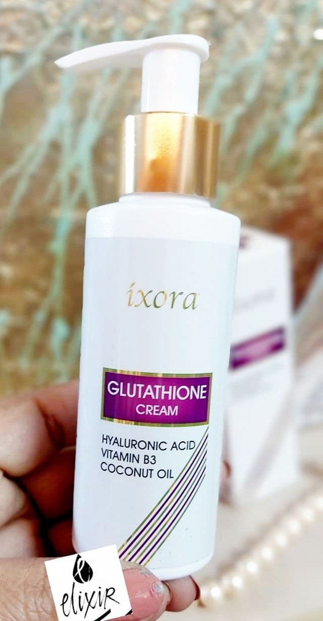 🌸 IXORA GLUTATHIONE CREAM 🌸 formulated with Glutathion, Hyaluronic Acid, Vitamin B3, Coconut Oil, Grapeseed oil, Niacenamide, Arbutin, etc. দিনে ২ বার ব্যবহার করুন দারুন ফলাফলের জন্য। অনেক মাঝারি