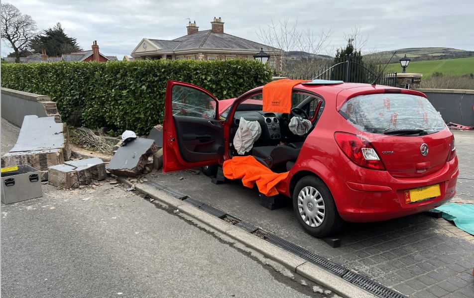 Single vehicle RTC,... - Isle of Man Fire and Rescue Service | Facebook