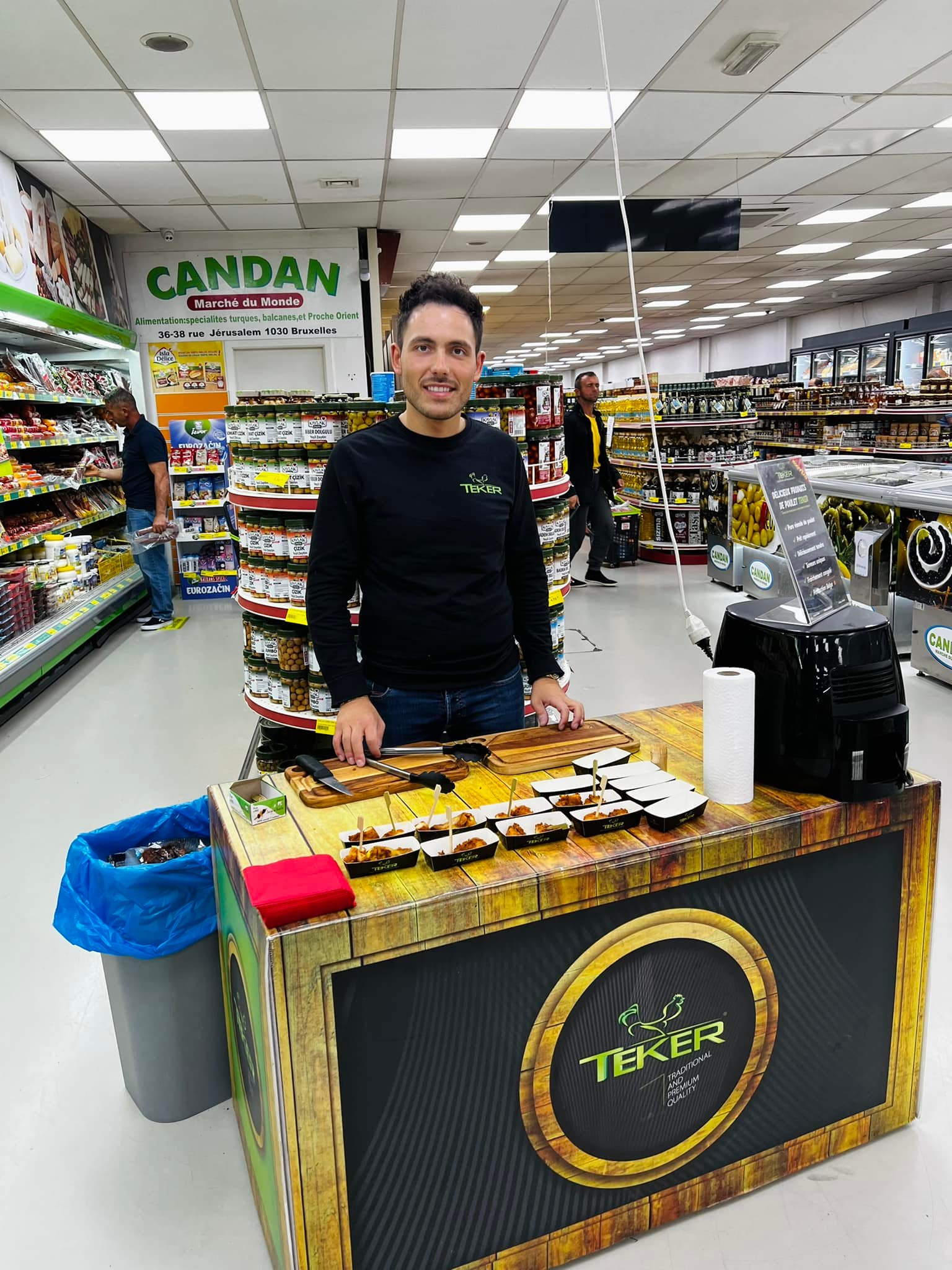 Teker Chicken - Vandaag waren we bij Candan Supermarket...