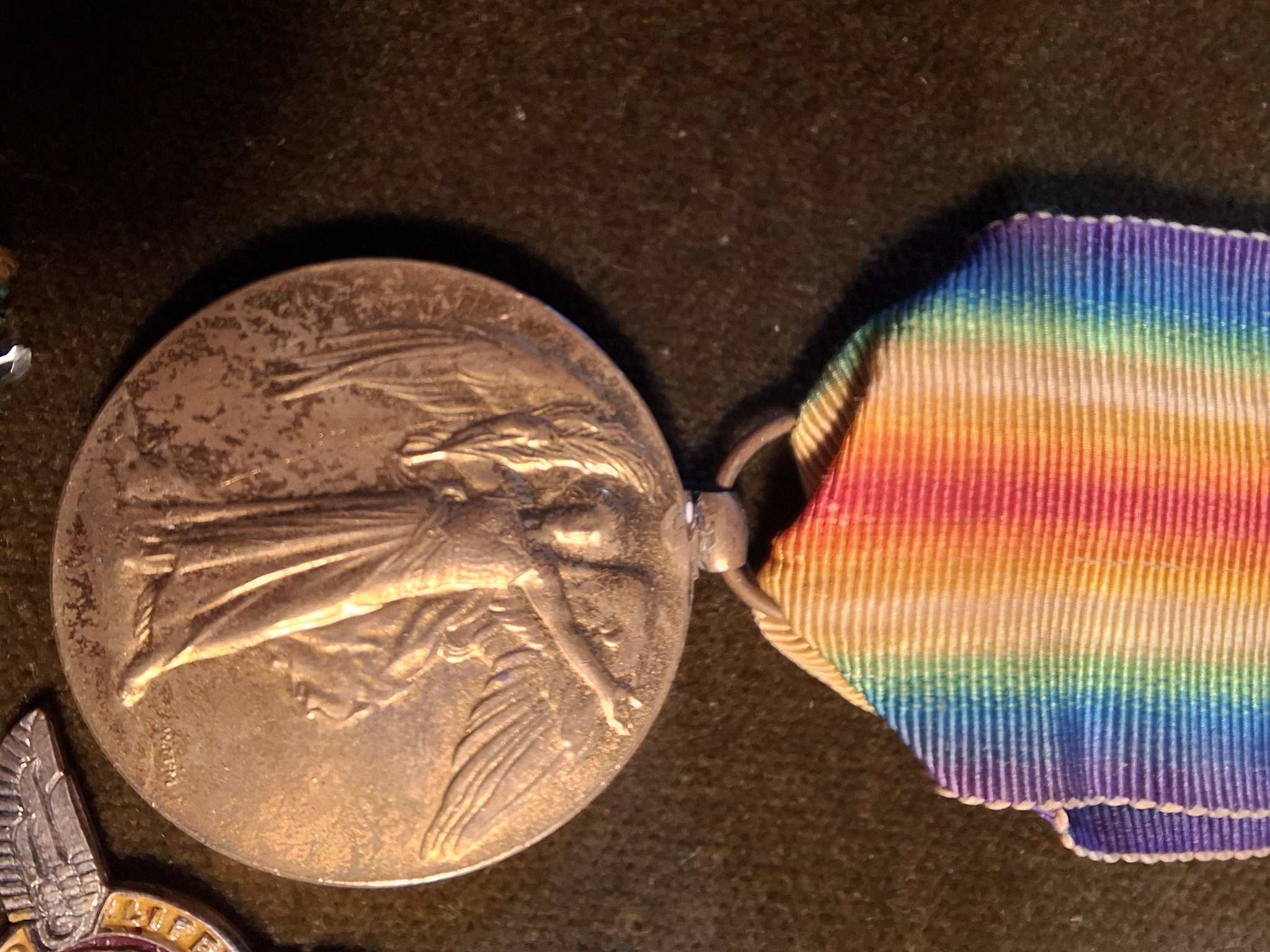 Identify and Value my Badges, Medals and Militaria | Hi all, I was left ...