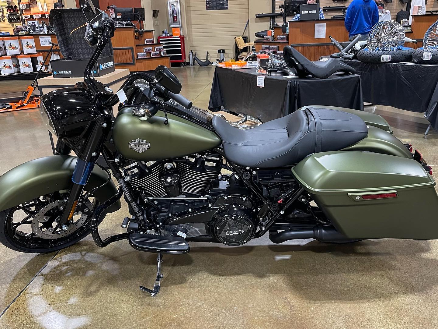 It's good to be king….2022 Road King Special in Mineral Green