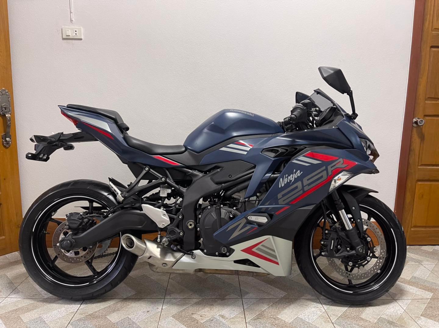 GT Moto - Kawasaki ZX-25R Model: 2022 ( Brand New)...