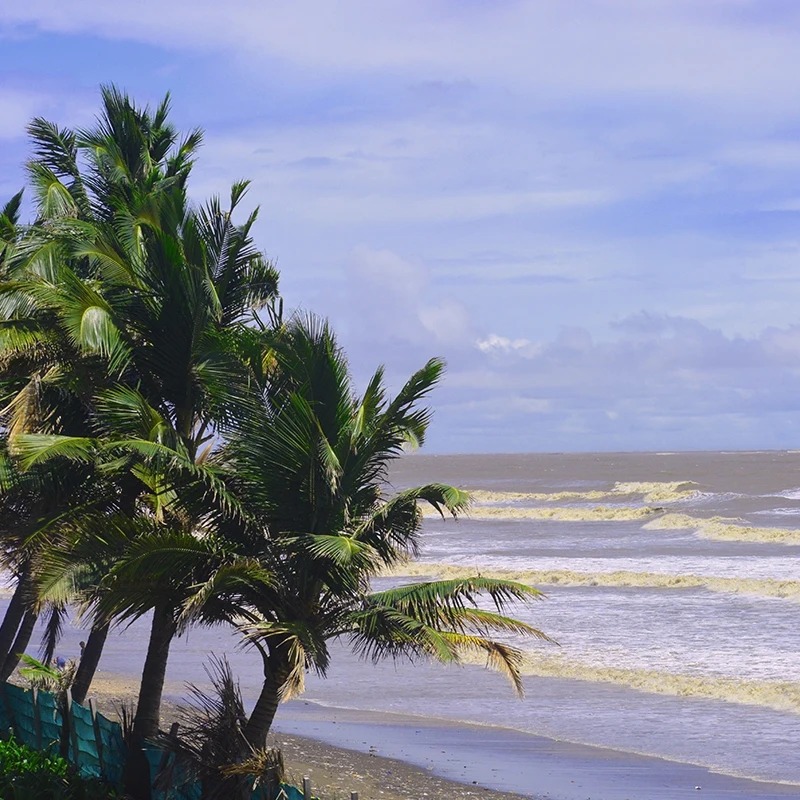oceanview beach house and cafe | Navapur