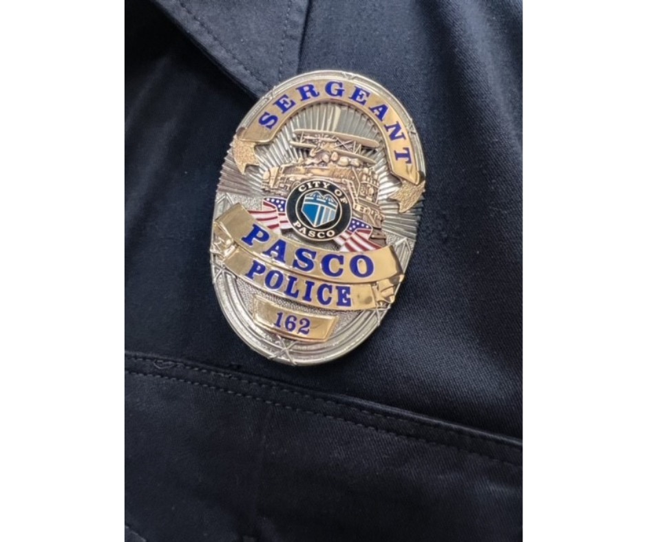 Pasco police sergeants receive official badges