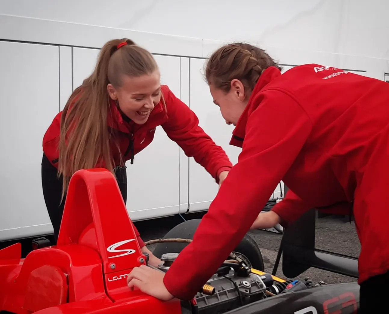 Fern GP - Turning wrenches and pushing limits. Passion and...