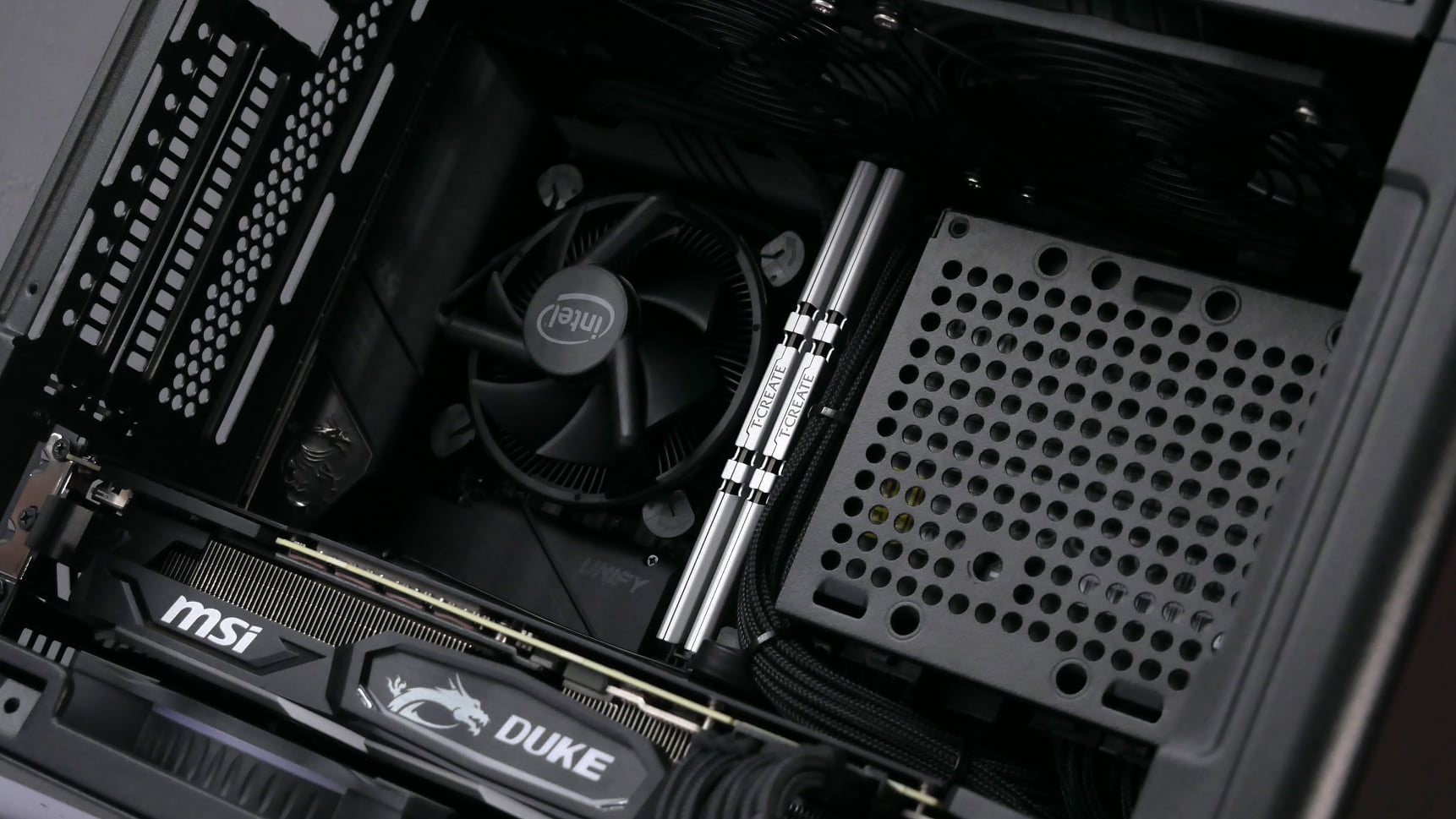 Do you like SFF build? 😉 Clean and... - TEAMGROUP - Global | Facebook