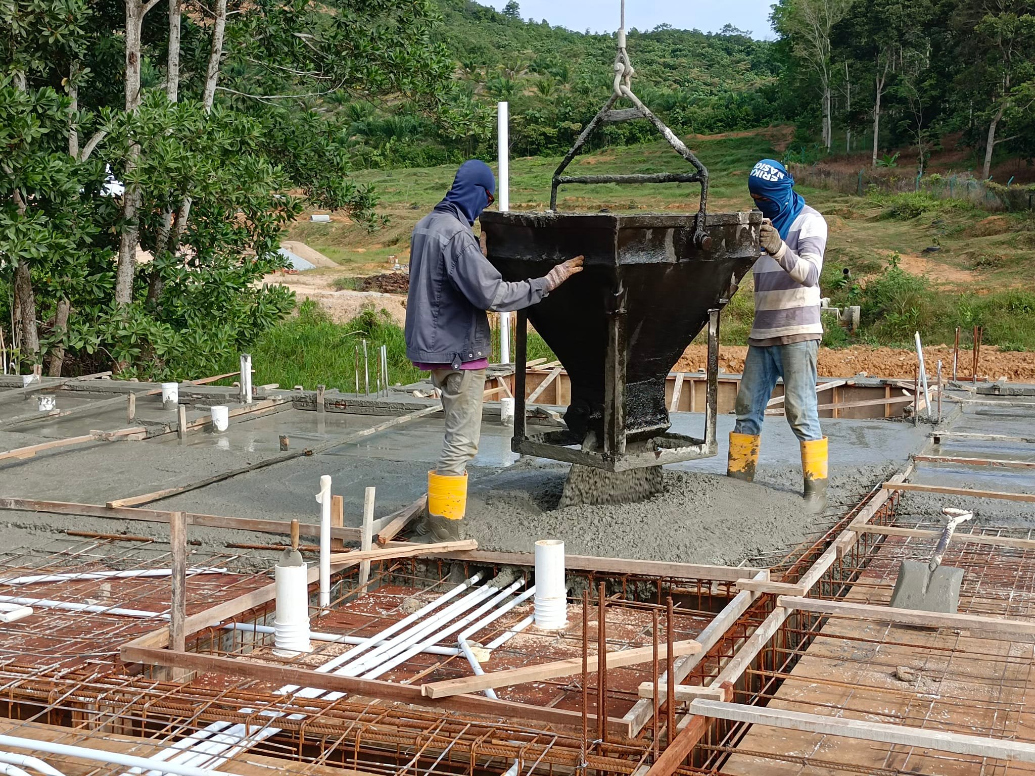 Menuang konkrit untuk slab... - Madrasah Musthafawiyah Melaka | Facebook