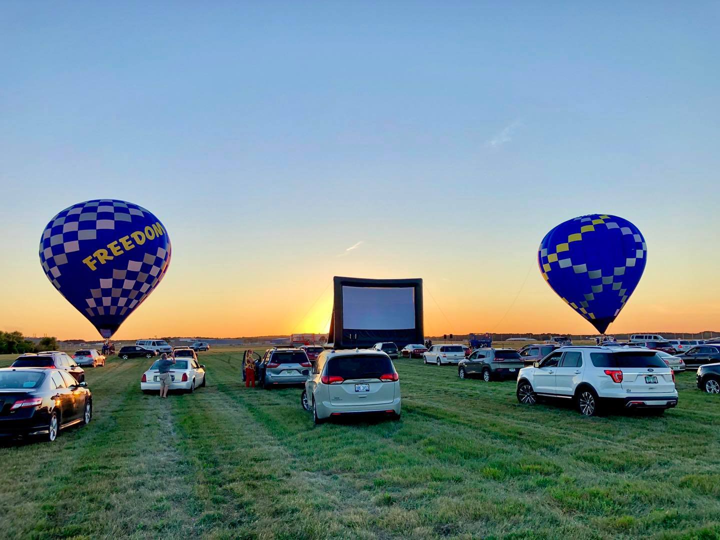 FunFli... - FunFlicks Outdoor Movies Central Valley California