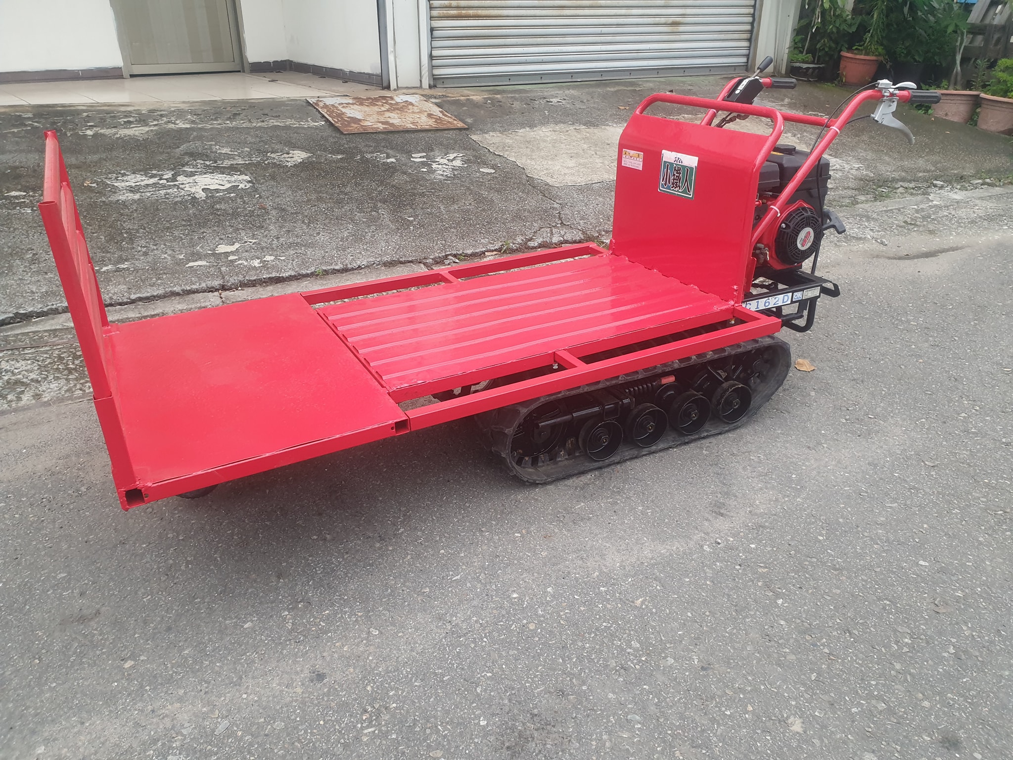 鐵牛聚集所-進發農機 - ＃中古販售 ＃佐藤牌小鐵人履帶搬運車 ＃前2速退2速 ＃型式SC162D...