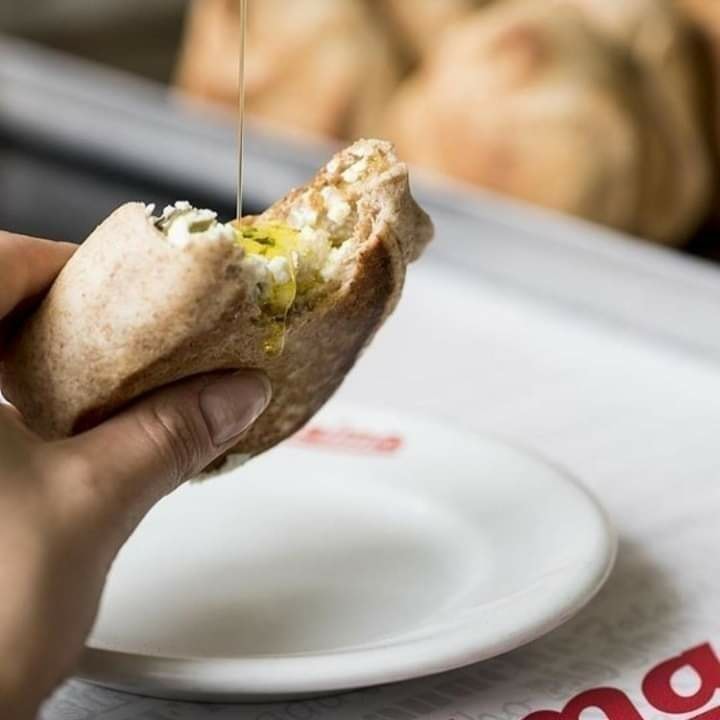 Rosima - Nossa esfiha fechada de ricota, muito recheio e...