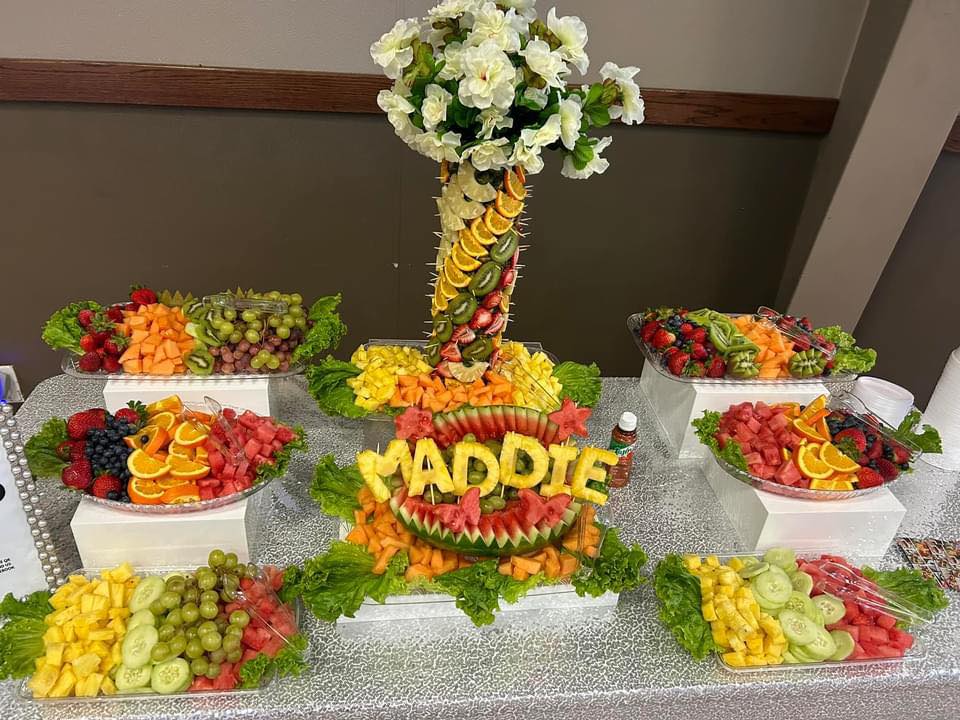 Izuly’s event fruit tables