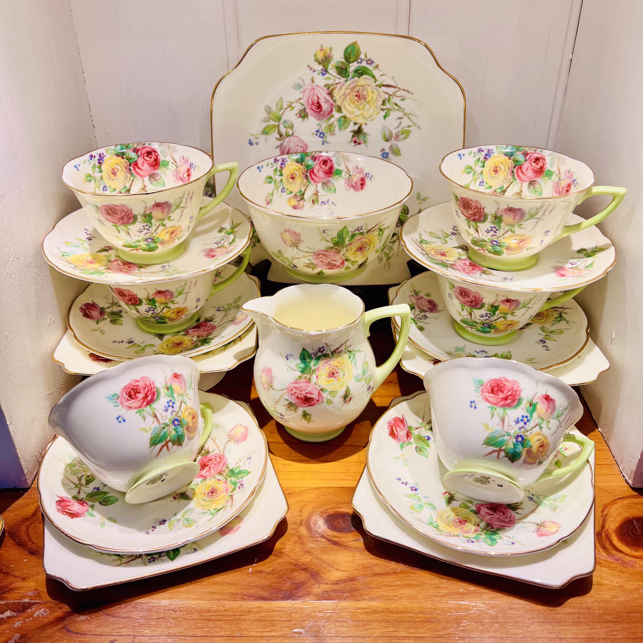 Royal Doulton Moss Rose 21-piece tea set for sale