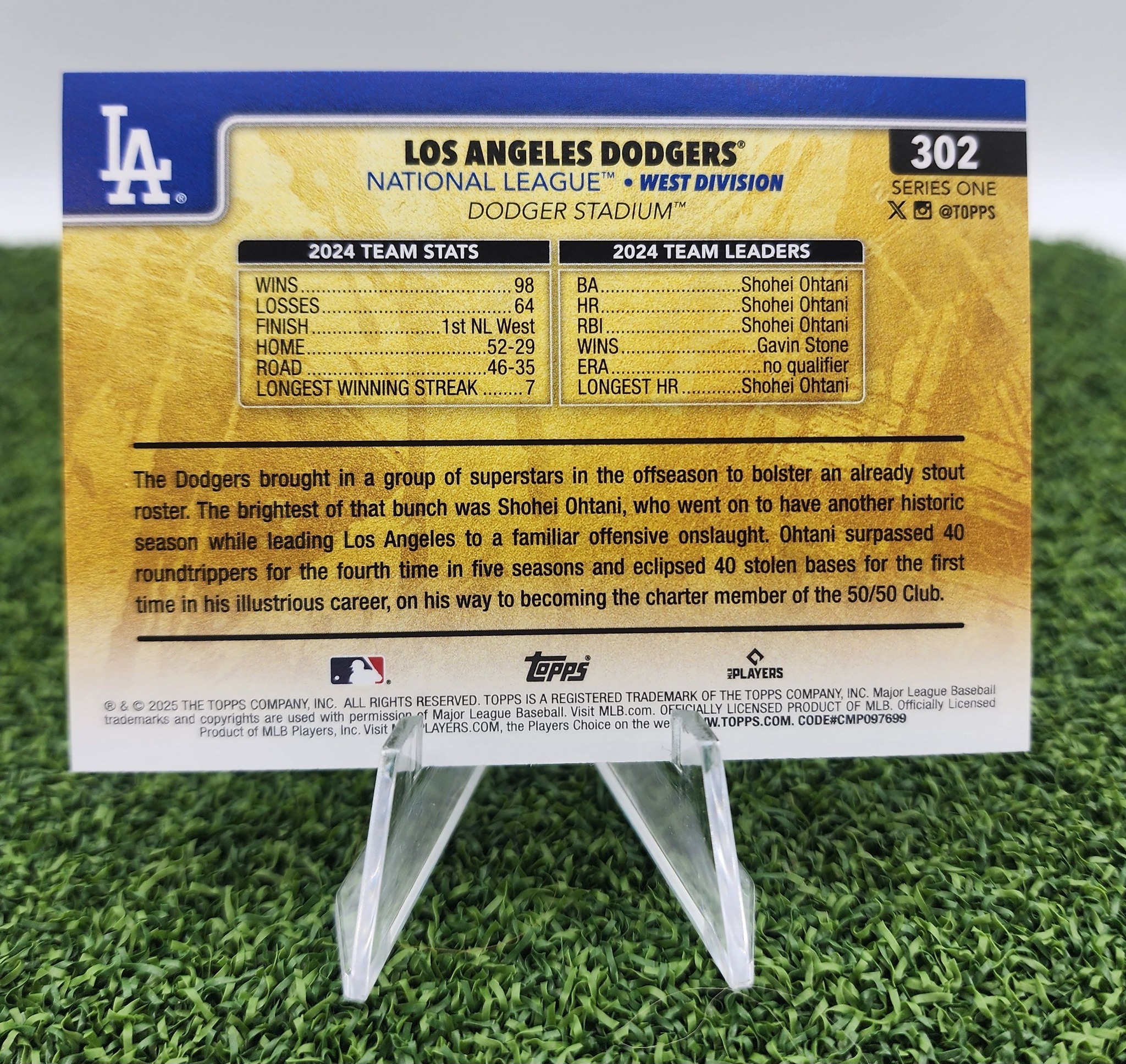 2025 Topps Series 1 Golden Mirror Image Dodgers #302