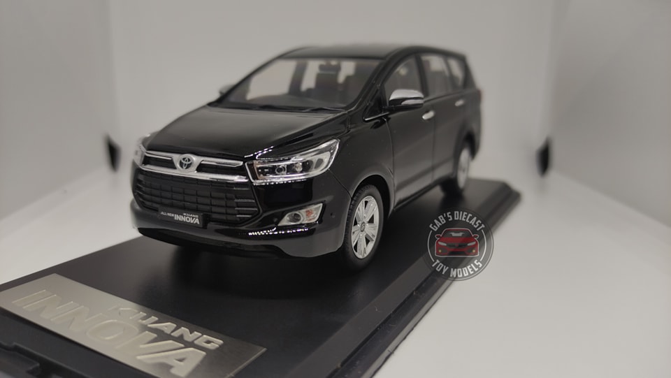 FOR SALE Toyota Innova... - Gab's Diecast Toy Models