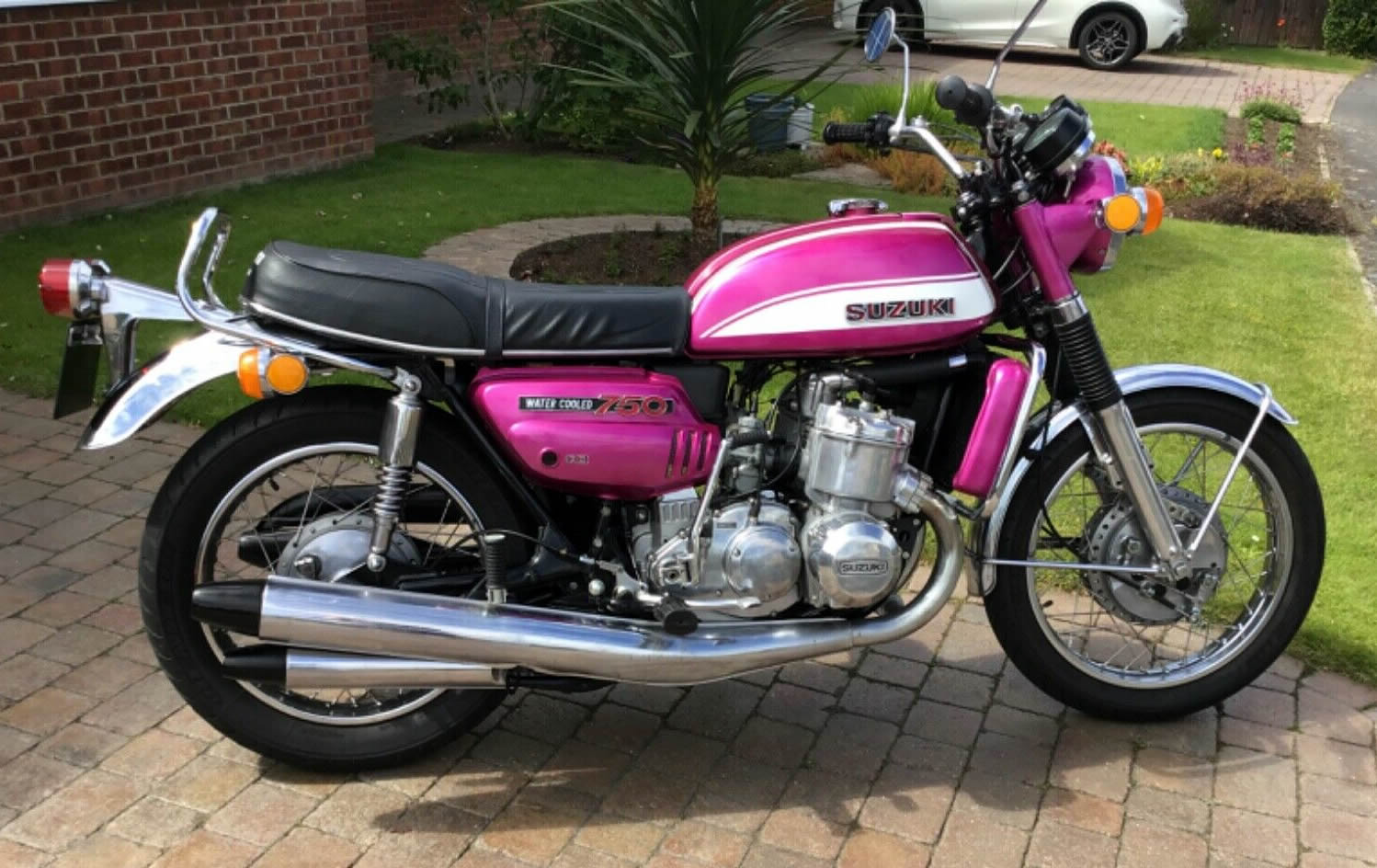 1972 Suzuki GT750 - Love these early kettles and Candy Lavender is
