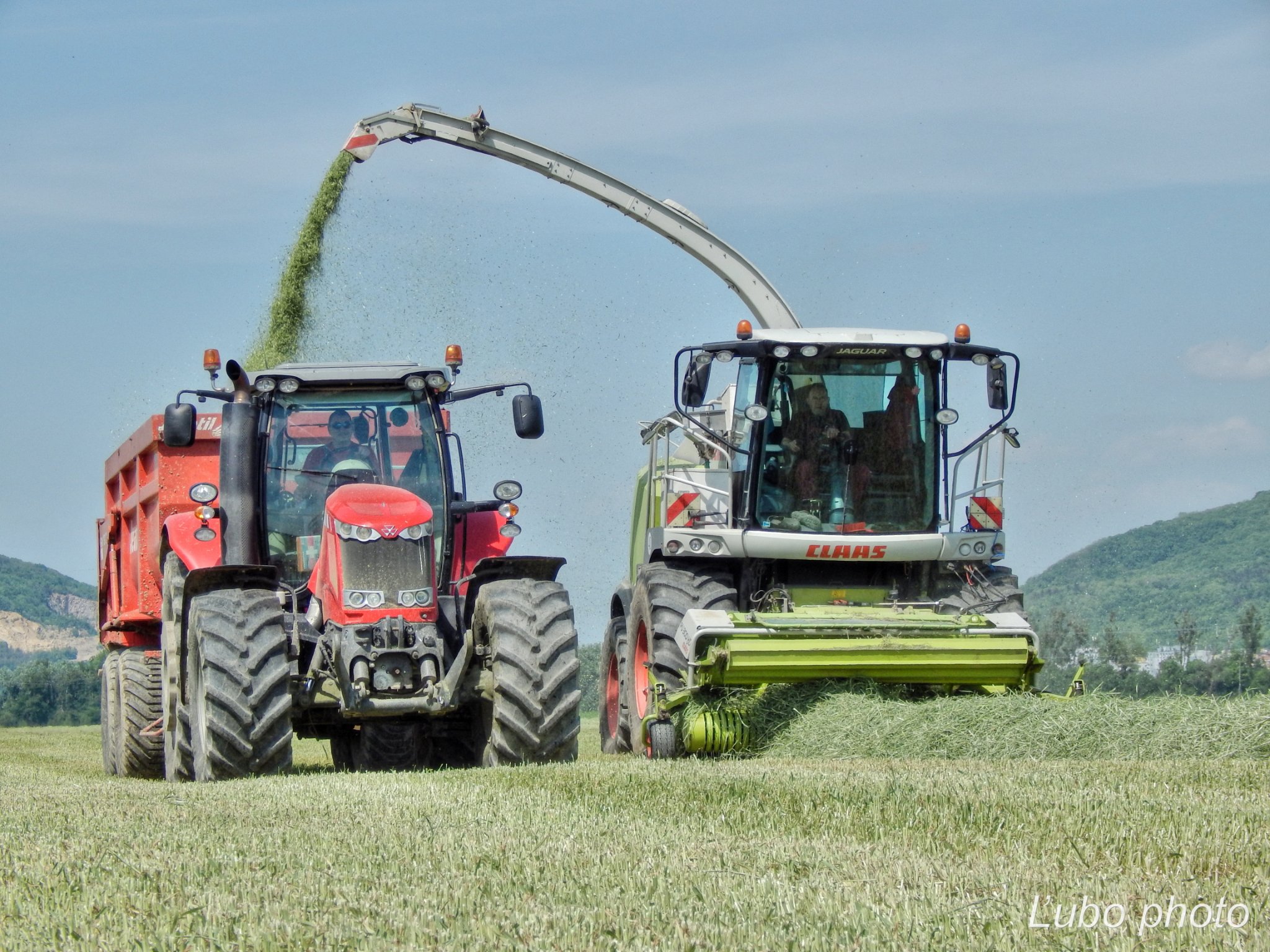 ZEMĚDĚLCI - 👉 senáže & rozmetanie hnoja / senage & spreading manure ...