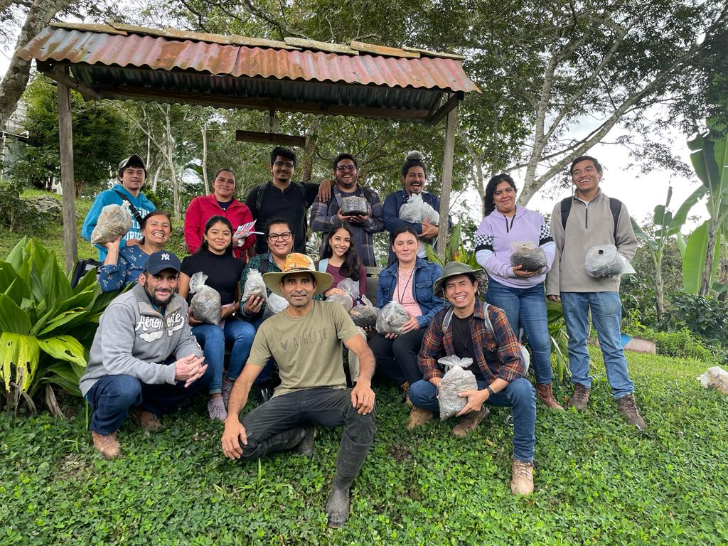 COMSA - Marcala - 🐿️ 🍄 Socios y socias de COMSA participan...