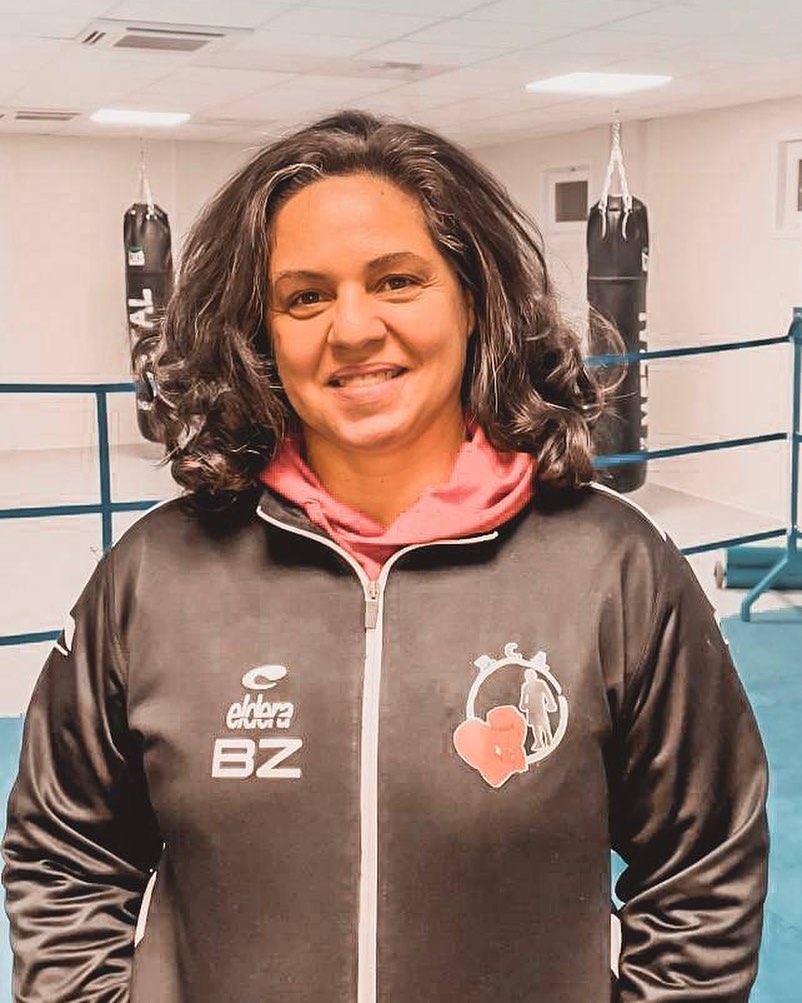 Déborah 46 ans, originaire du Brésil... - Boxing Club Alamele | Facebook