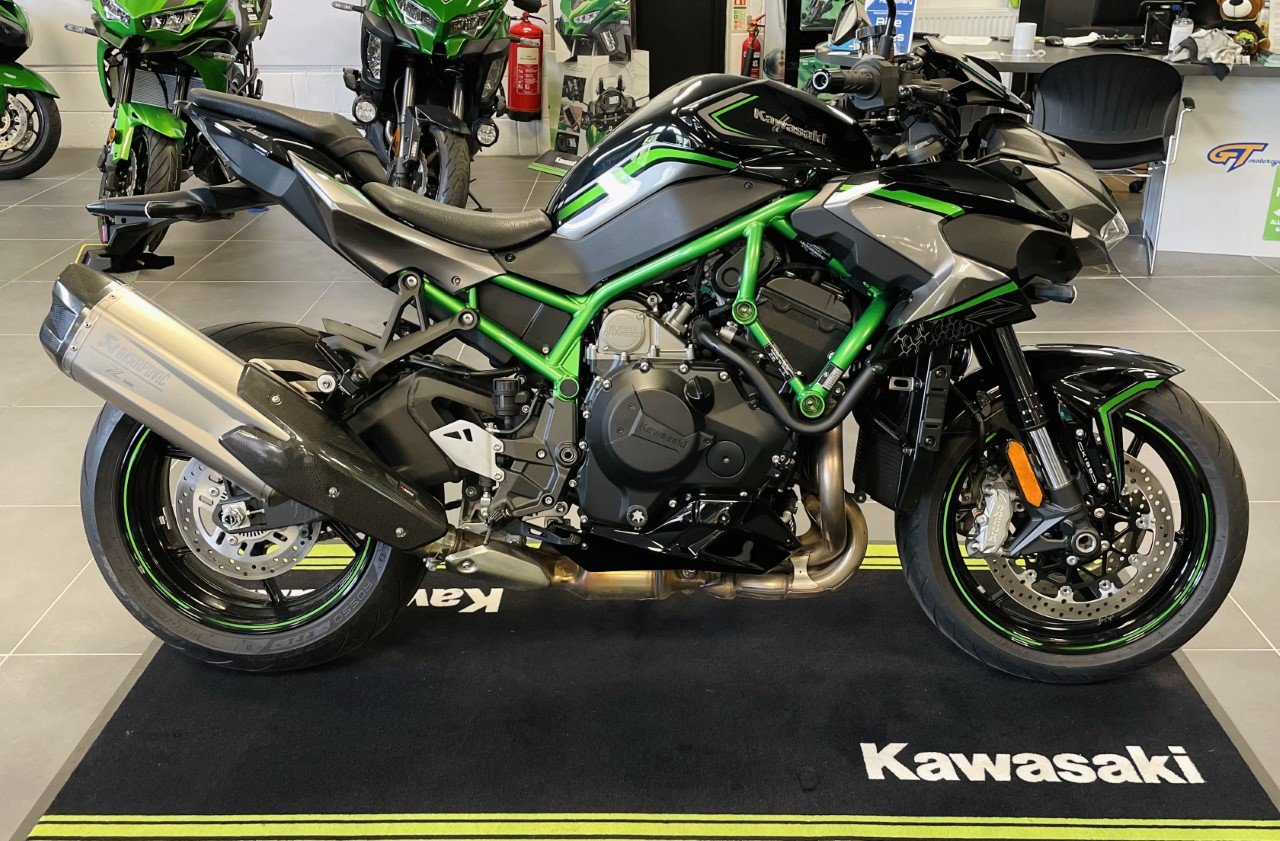 Just arrived‼️‼️ An incredible Kawasaki ZH2 SE ABS, 2021 71