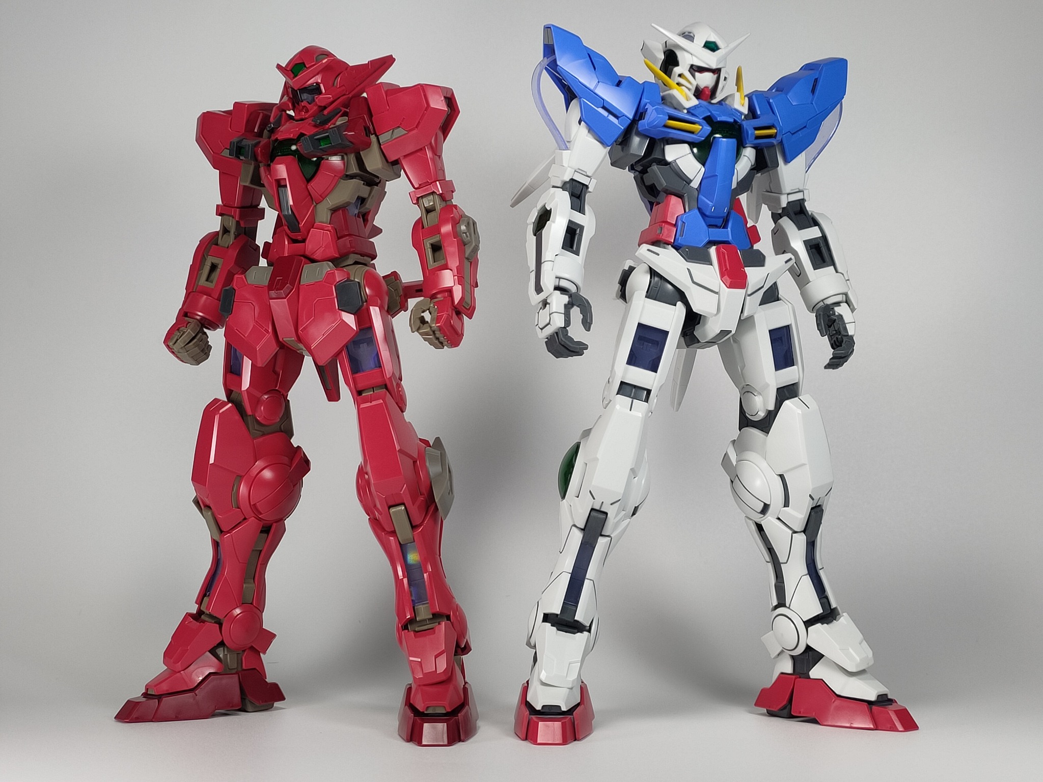 P-Bandai : MG 1/100 GNY-001 Gundam Astraea + Proto GN Twin Broad Blade