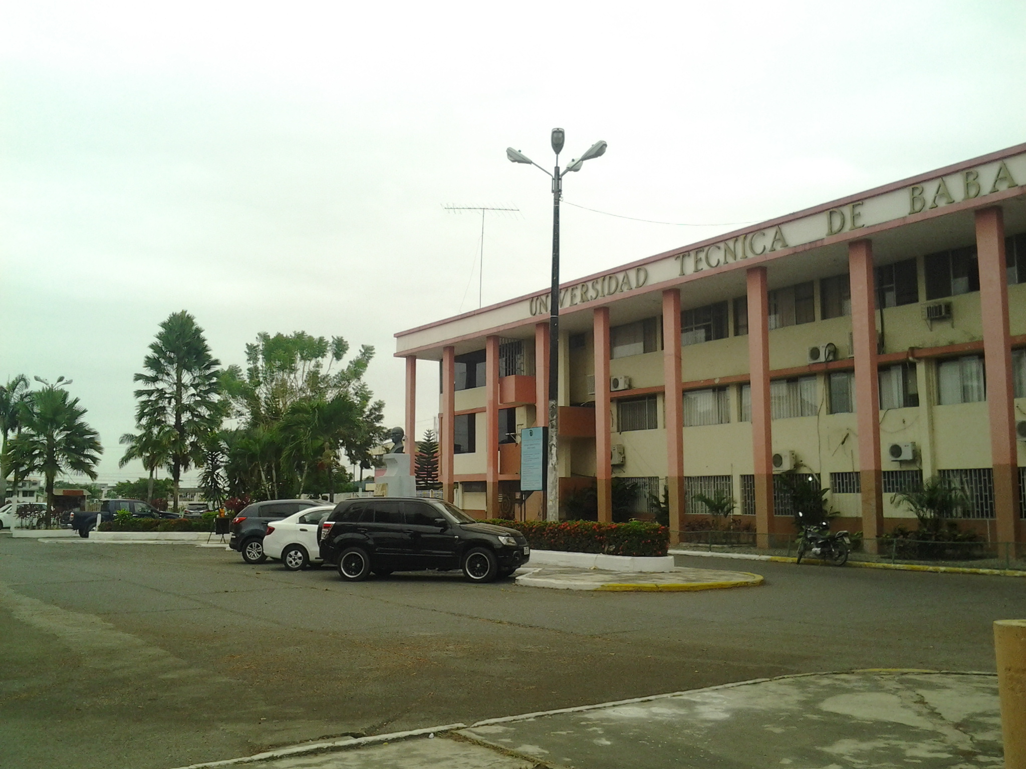 I... - INSTITUTO TECNOLÓGICO SUPERIOR 