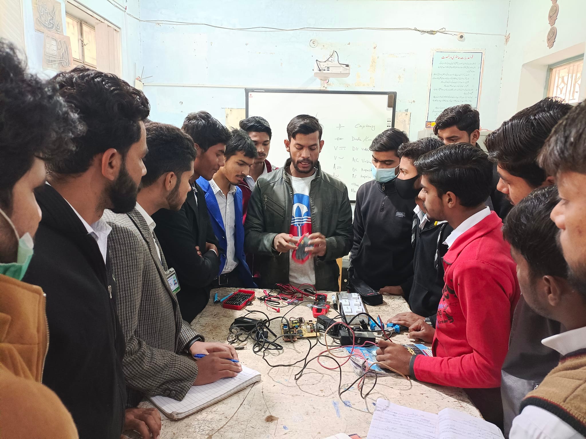 Computer Hardware/Network Professional VTI Okara