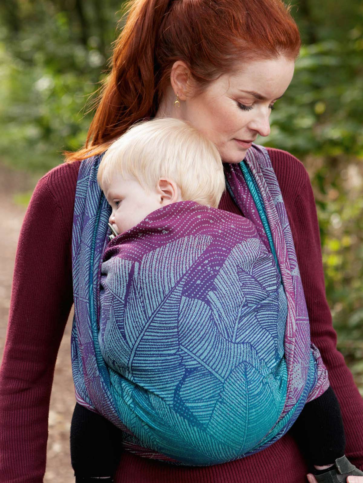 Oscha's eco-friendly baby sling with organic cotton and wild silk