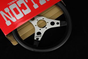 ファルコンステアリング ホーンボタン 別売で販売してますが、在庫が