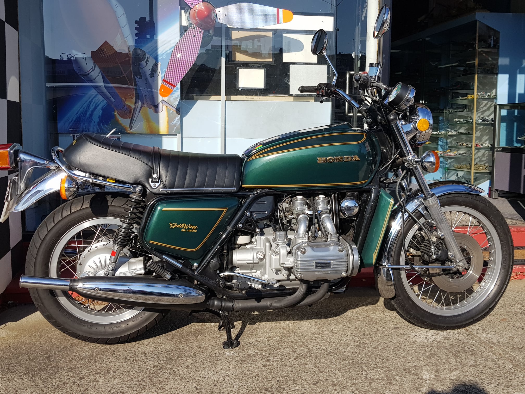 MINICHAMPS MODEL 1/12 HONDA GOLDWING GL 1000 K3 - 1975 - TURQUOISE