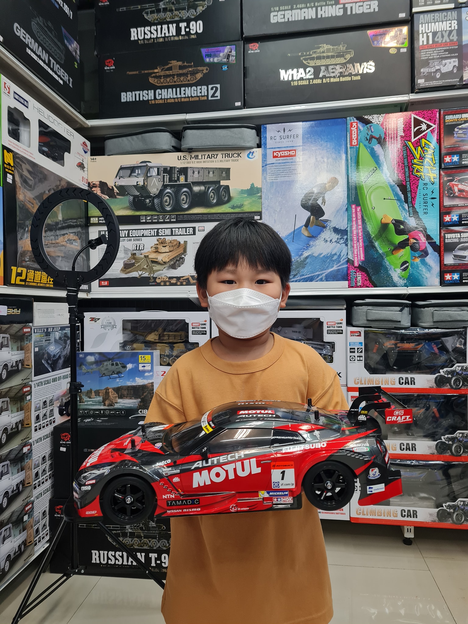 ขอบพระคุณน้องปลื้มนะคะ วันนี้น้องปลื้มจัด Tamiya Motul R35... - Jeng rc ...