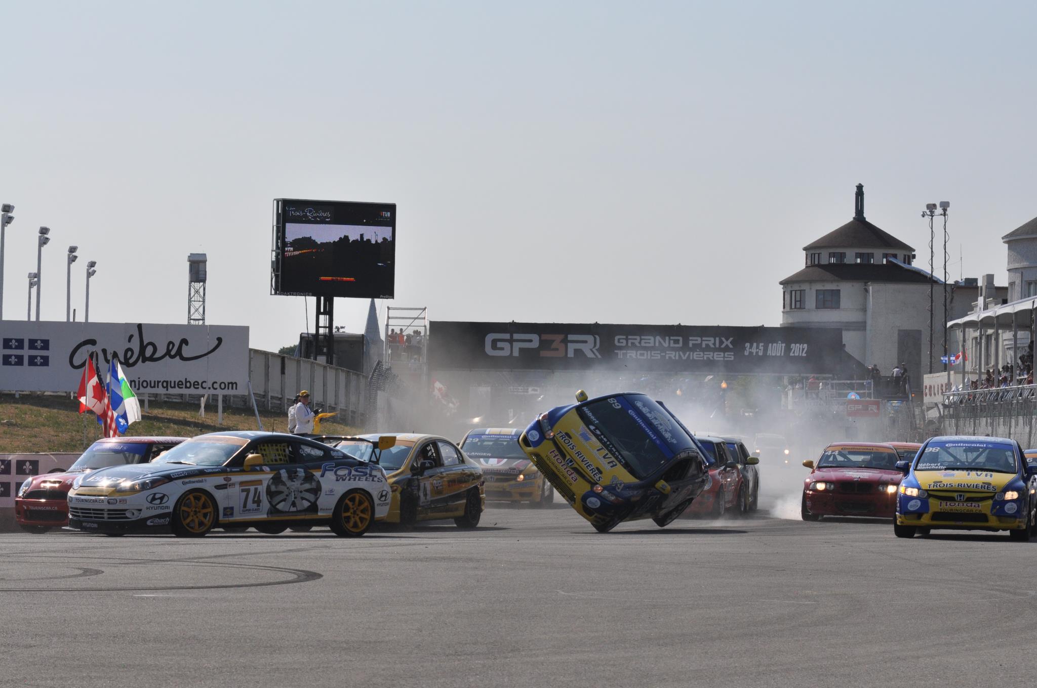 89 Racing Team / Équipe de course 89