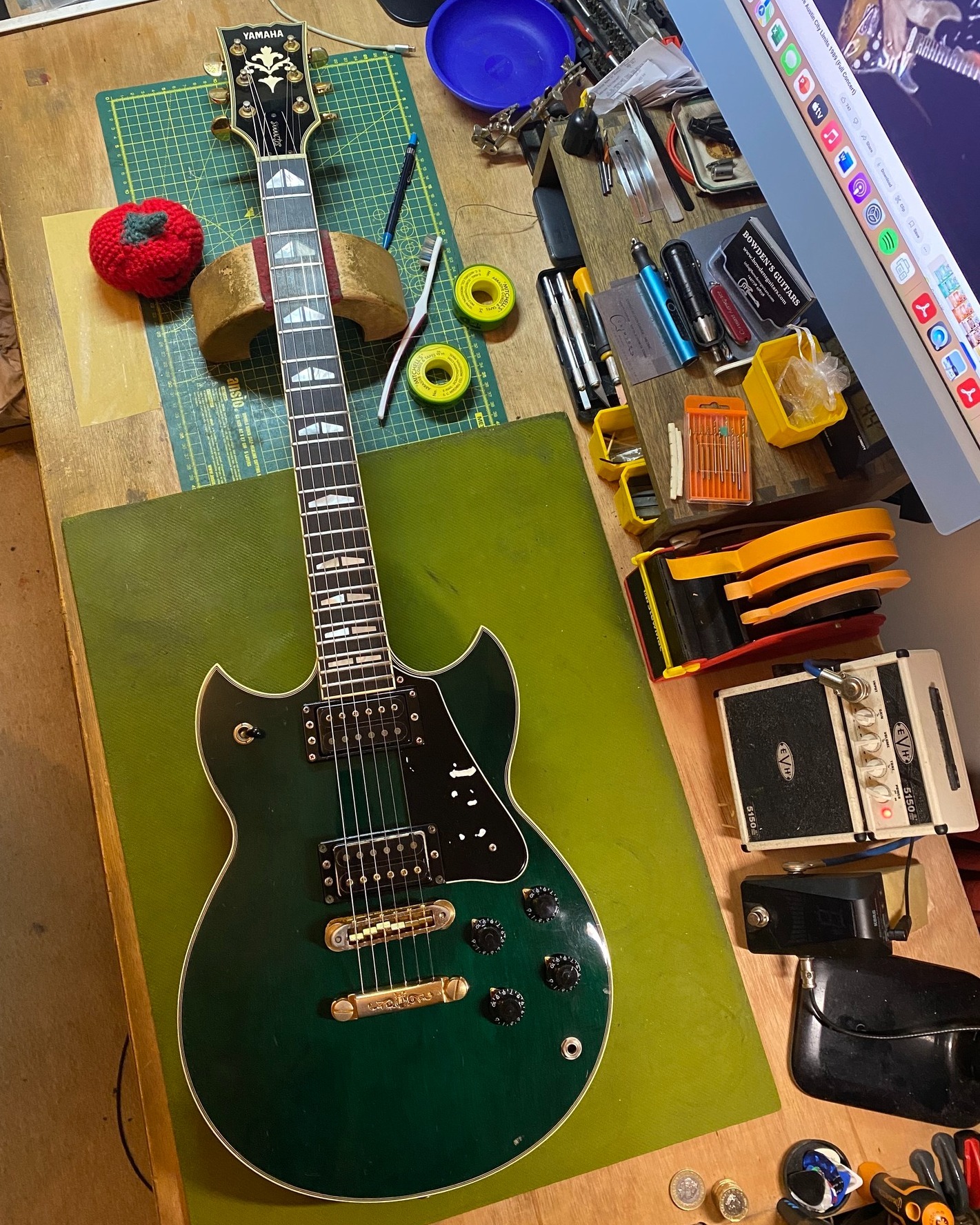 Yamaha SG600 guitar with Seymour Duncan Jazz pickups